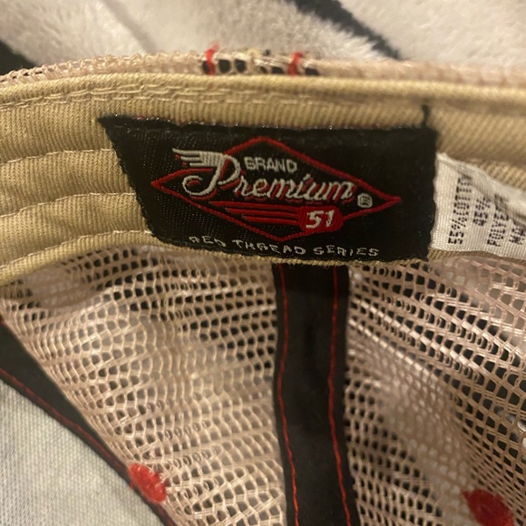 Alaska cap-Adjustable-Red/Black/Gray - Picture 4 of 4